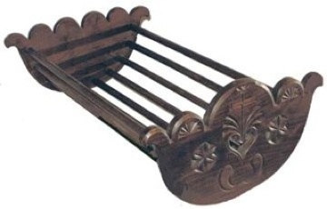 Trubiecu o cuna. Copia del original existente en la colección etnográfica del Museo Arqueológico de Asturias.